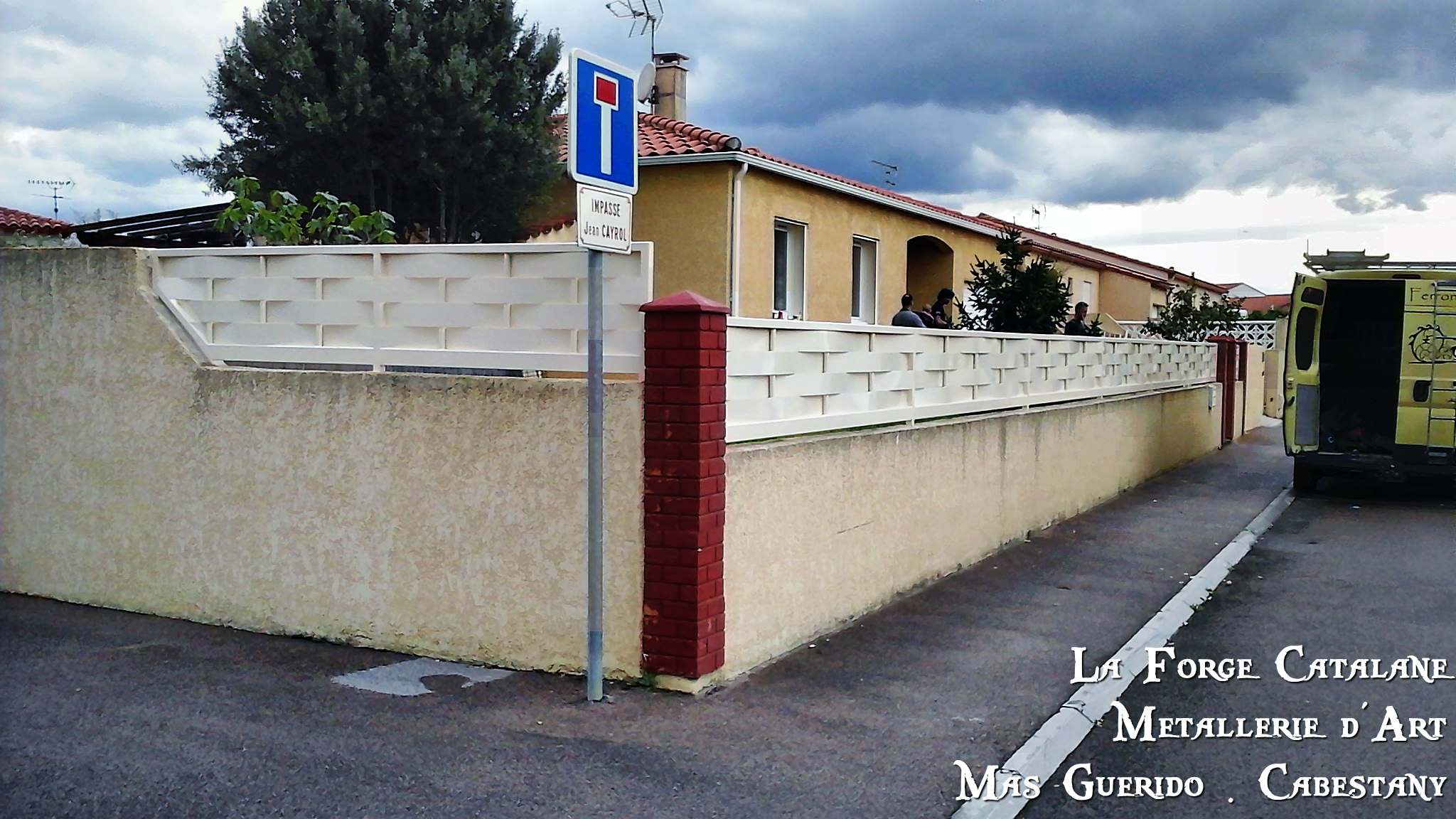 cloture lames tressees avec tubes Forge Catalane.jpg